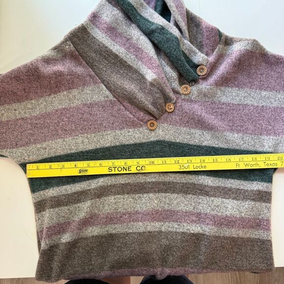 Lovely Melody, Pullover Sweater, Size Medium - Picture 7 of 7